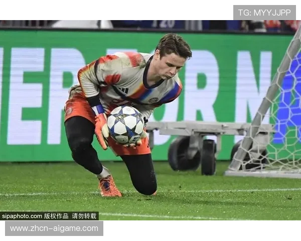 门将扑救点球瞬间，成为比赛转折点